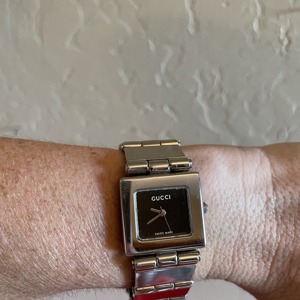 Gucci 600 Series Watch Women Black Dial Swiss Made Square‎ Vintage No Box WORKS - Picture 10 of 13